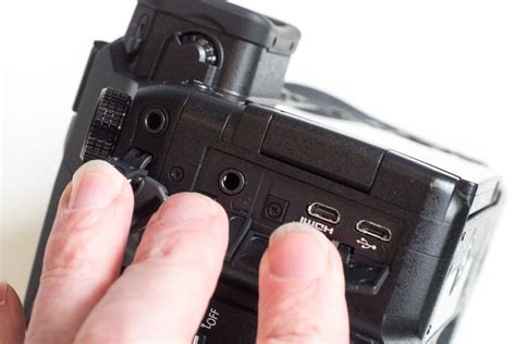 Panasonic Lumix DMC-FZ2000 review: hands-on first look - What Digital ...