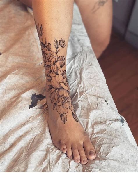 Leg tattoos for women have become one of the most popular and flexible ...