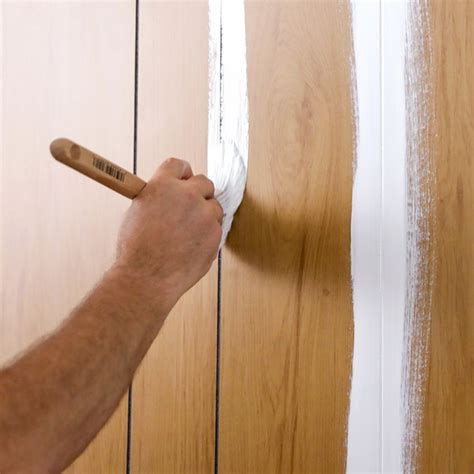 How to Paint Paneling Like a Pro | Benjamin Moore (2024)