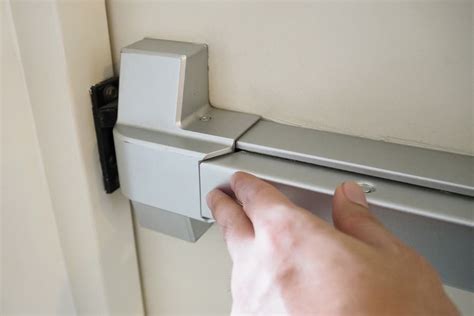 A quick guide to locking and unlocking your push bar door