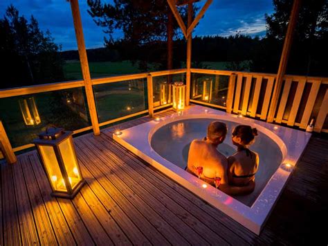 Romantic Cabin with Hot Tub in Southern Finland | Nature Travels