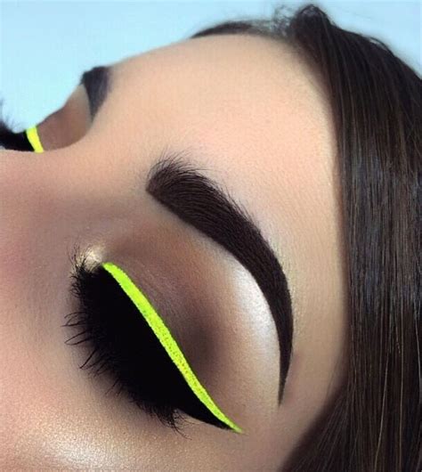 Inspo: Rock a Neon Green Eyeshadow Look | IndieYesPls