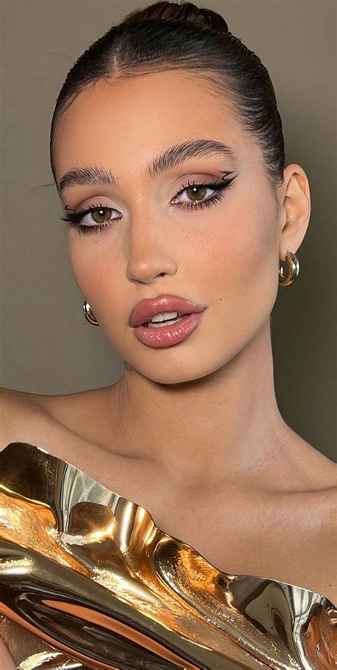 50 Gorgeous Makeup Trends to Try in 2022 : Hot Flame Graphic Line ...