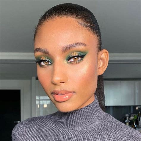 25 Best Green Eyeshadow Shades (and How to Wear Them)