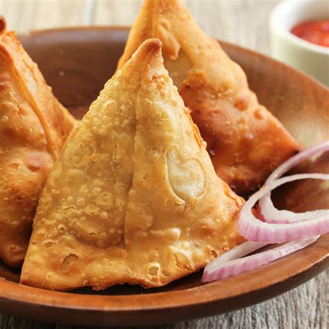 Vegetable Samosa (2 pcs) - Simply Delivery