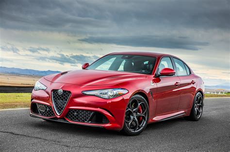 2017 Alfa Romeo Giulia Quadrifoglio Photo Gallery - BeFirsTrank