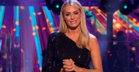 Strictly host Tess Daly kicks off first live show in glamorous sequin ...