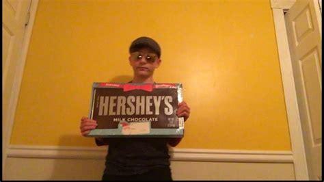 Reviewing the 3 pound Hershey bar! - YouTube