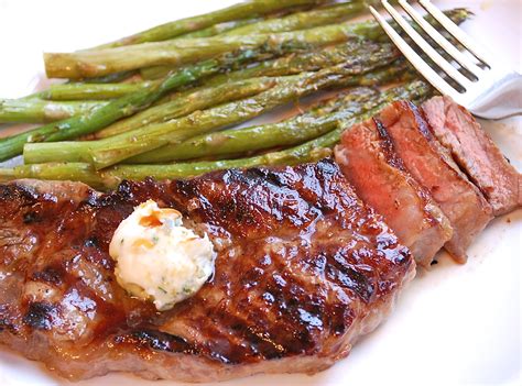 Chef Mommy: NY Strip Steak with Garlic Herb Butter