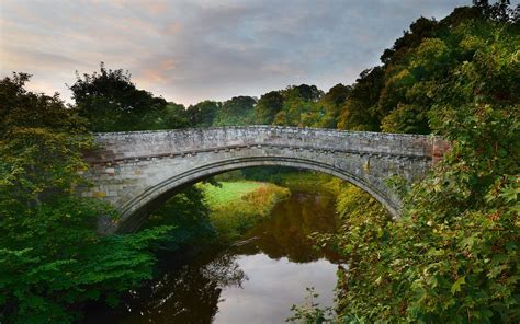 The tiny stone bridge that changed the course of British history ...