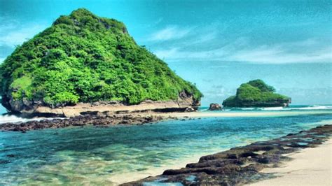 Pesona Pantai Goa Cina Malang - Bigtravelindomalang.com