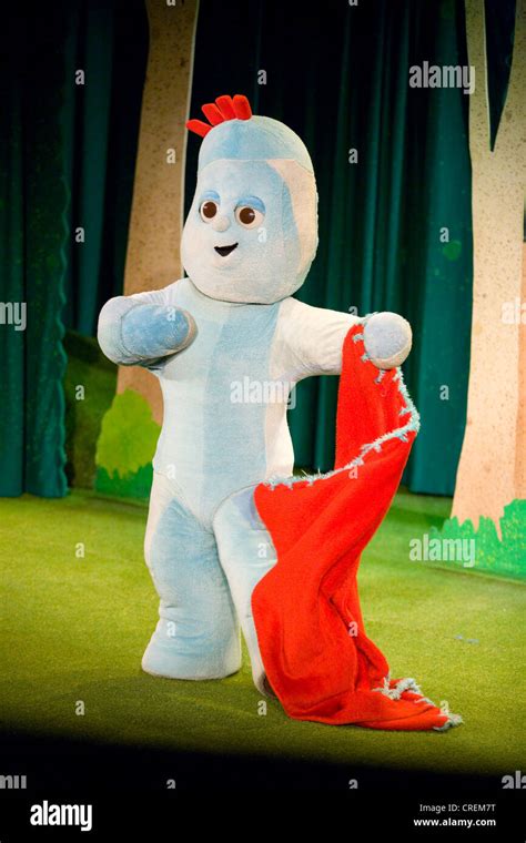 Iggle Piggle with red comfort blanket / In The Night Garden character ...