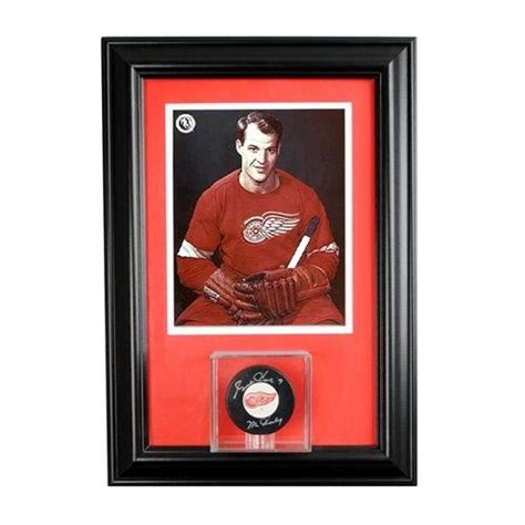 Single Hockey Puck Display Case and 8 x 10 Frame with UV Protective ...