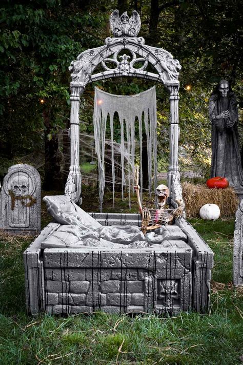 Haunted Cemetery Decorating Ideas | Shelly Lighting