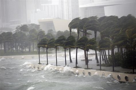 Hurricane Irma latest: Storm strikes Florida's west coast, leaving ...