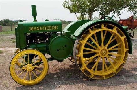 Two-Cylinder Club showcasing antique John Deere tractors - Plainview ...