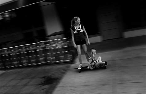 Longboard+girls.jpg (image)