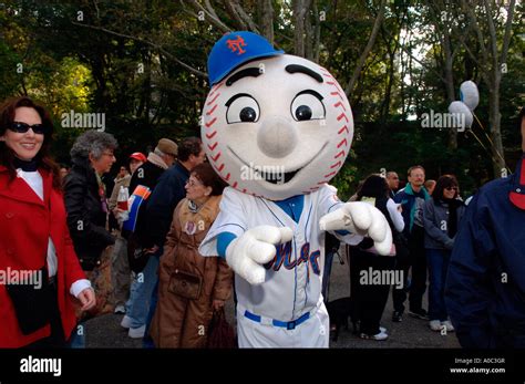 Mr Met the mascot of the NY Mets baseball team Stock Photo - Alamy