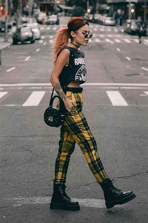 Wanna look grunge on the streets? Then check out these awesome 38 ...