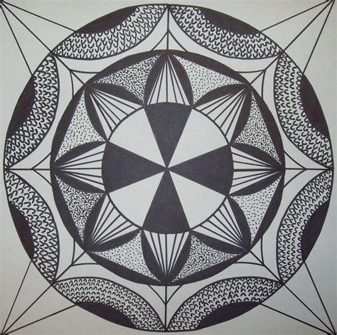 Radial Symmetry Art: Star Design in Black and White