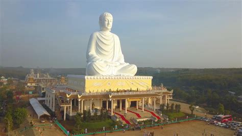 Vietnam’s tallest Buddha statue inaugurated in Binh Phuoc | Tuoi Tre News