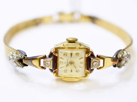 Helbros 14K Gold Lady's Vintage Bracelet Watch | Property Room