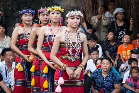 Cambodian Culture - How to Blend in During Your Visit - Grand Bayon ...