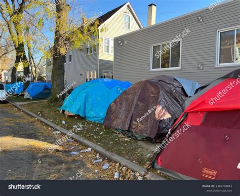 Homeless Encampments Chicago Photos and Images | Shutterstock