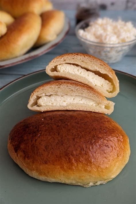 Farmer’s cheese piroshki – baked stuffed sweet buns