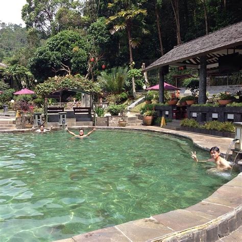 11 hot springs in Bandung and Garut where you can soak in