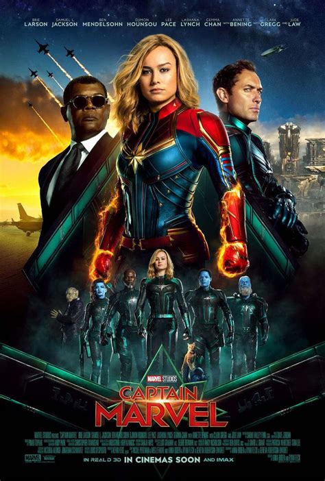 Poster Film Captain Marvel yang Cerah dan Berani