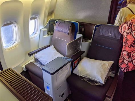 KLM Business Class (777-300ER) Review - Amsterdam to JFK - 10xTravel