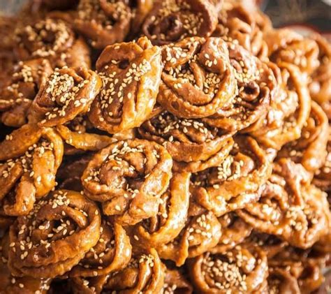 Chebakia Recipe // Moroccan Sesame & Honey Cookies (Ramadan)