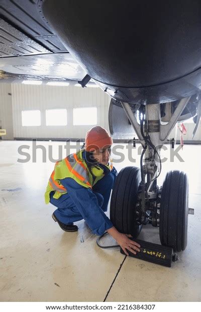 3,602 Airliner Ground Crew Images, Stock Photos & Vectors | Shutterstock