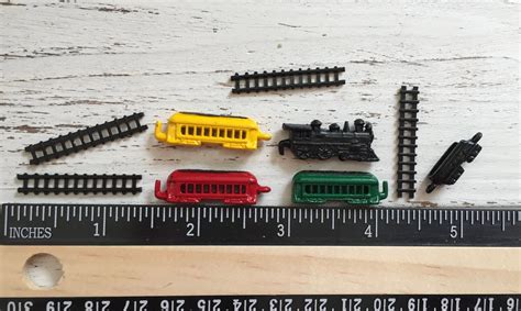 Miniature Train Set, Metal Mini Train With Tracks, Dollhouse Miniature ...