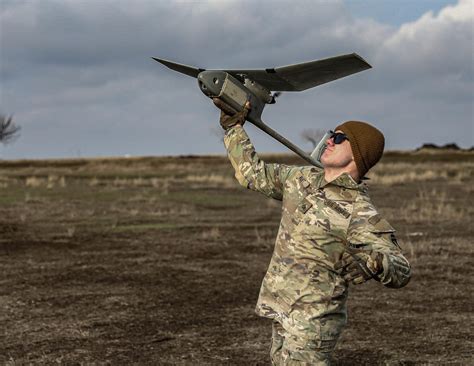 Avansarea tehnologiei UAV a armatei SUA – The Raven | Articol ...