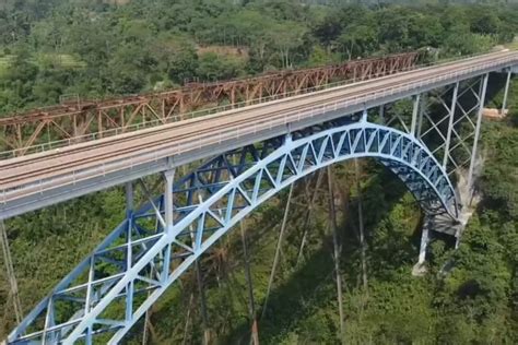 Jembatan Kereta Api Tertinggi di Indonesia yang Hubungkan Bandung dan ...