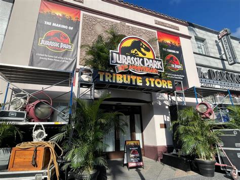 FIRST LOOK: Jurassic Park Mold-A-Rama Figures Coming to Tribute Store ...