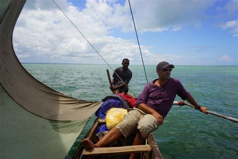 ItinErrance à Madagascar: Voyage en pirogue à balancier