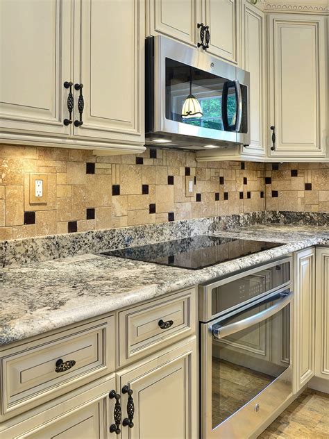 5 Modern Kitchen Backsplash Ideas With White Cabinets - Dream House