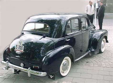 IMCDb.org: 1950 Vauxhall Velox [LIP] in "Olsenbanden Jr. Mestertyvens ...