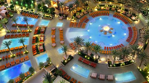 Las Vegas Hotel Pools | Best Swimming Pools | Red Rock Resort