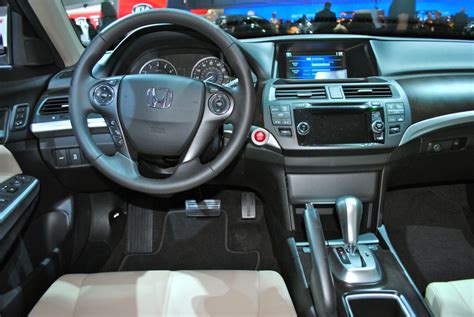 2012 LA: 2013 Honda Crosstour Interior - egmCarTech