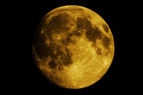 Yellow Moon by moothemoo on DeviantArt