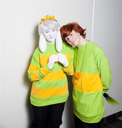 Cosplay: Asriel Dreemurr and Chara - Undertale by KyuuriChanDesu on ...