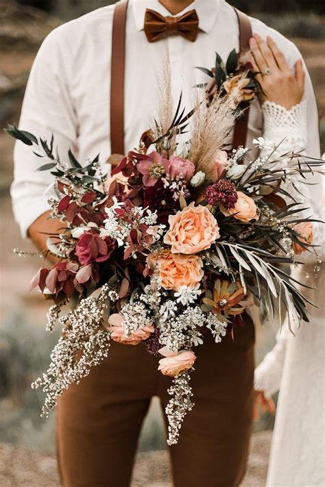 Buquê de noiva com capim dos pampas | Rustic wedding bouquet, Fall ...