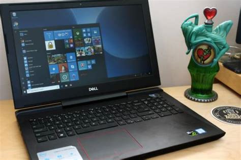 Dell-Inspirion-15-7000-Gaming-Laptop-Full-Front-Shot - VGU