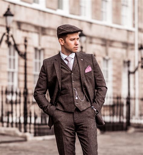 Peaky Blinders Tweed Outfit – How To Dress Like Thomas Shelby - Your ...