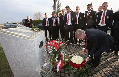 Munich air disaster tribute - Irish Mirror Online