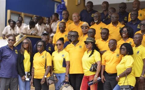 1972 year group of Opoku Ware School refurbishes assembly hall ...